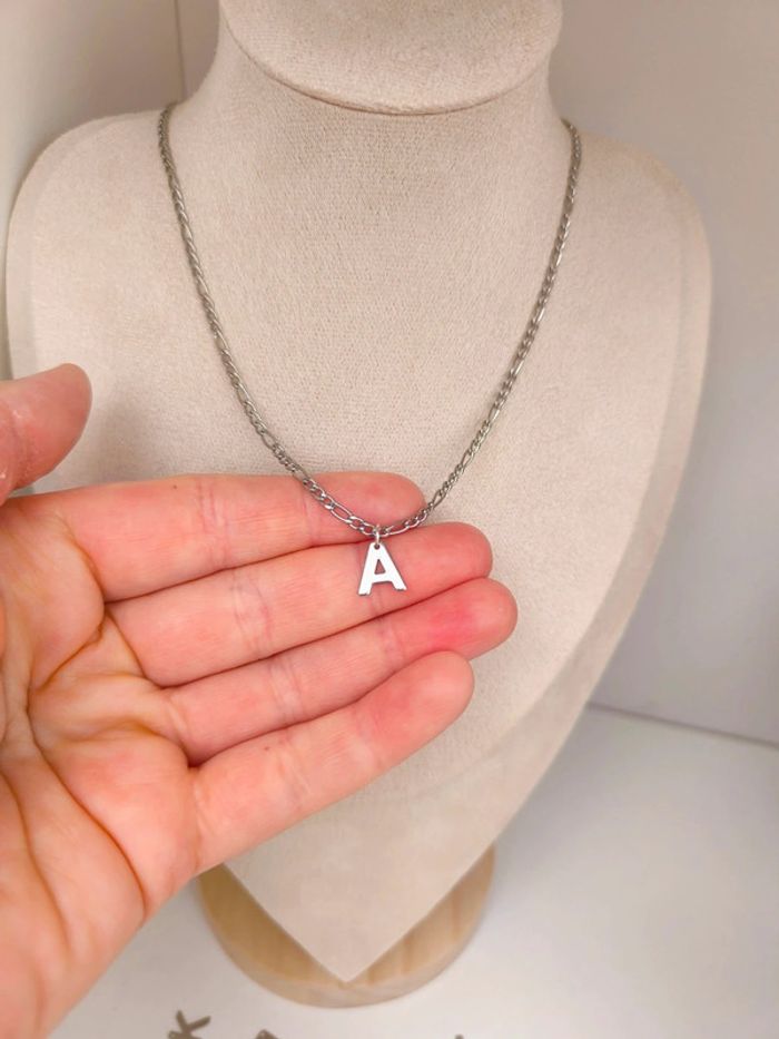 Collier argenté avec initiale au choix en acier inoxydable - photo numéro 3