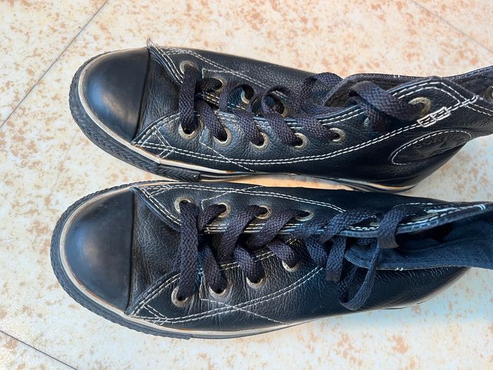 Basket converse en cuir femme noires 37 en très bon état - photo numéro 3