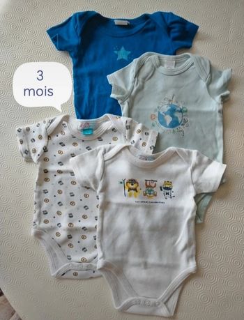 Lot de 4 bodies taille 3 mois 