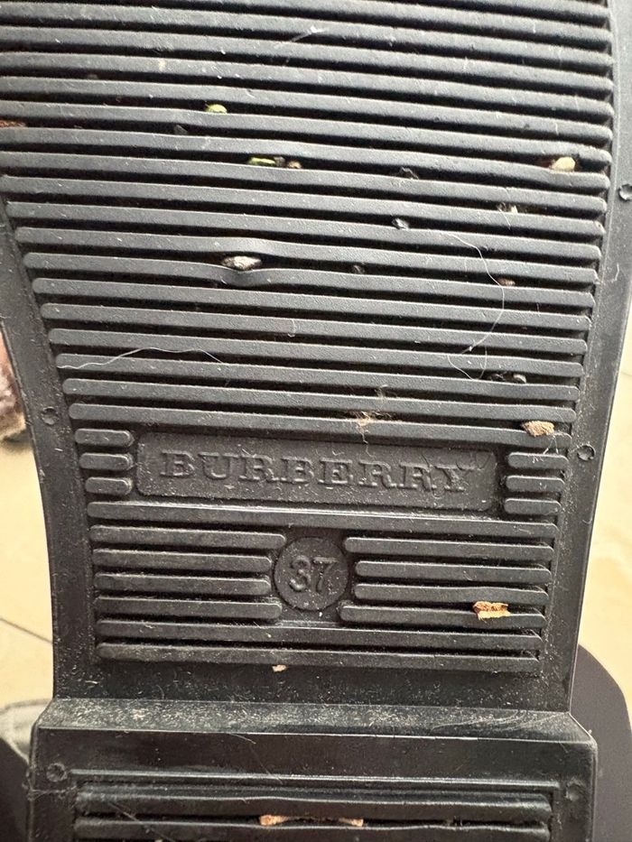 Bottes hautes noire Burberry - taille 37 - photo numéro 4