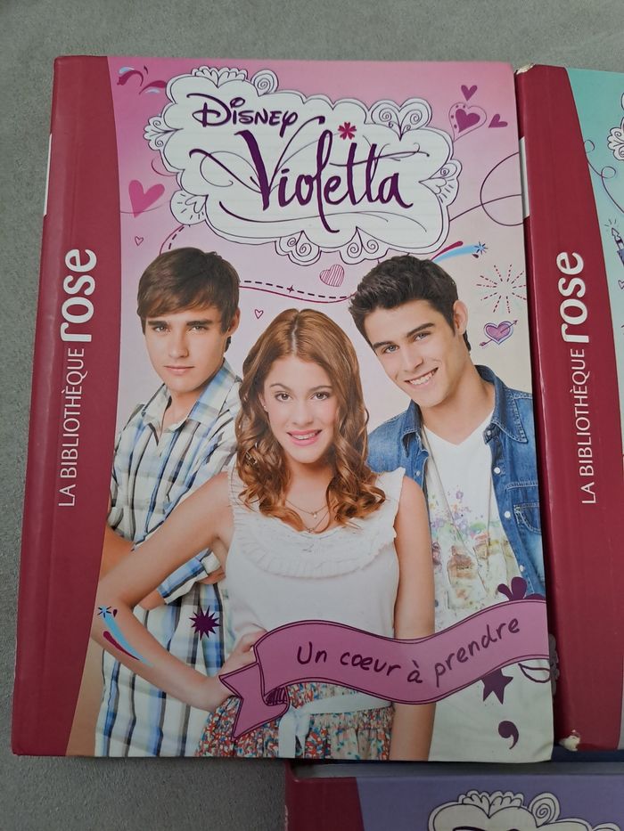3 livres Violetta Disney - photo numéro 4