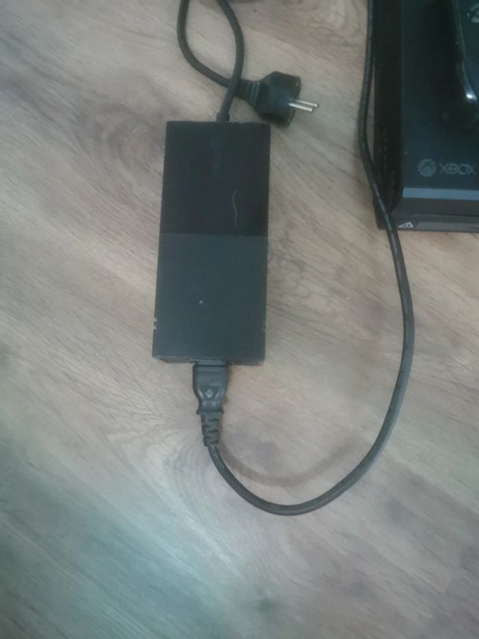 Xbox one +2 manettes - photo numéro 2