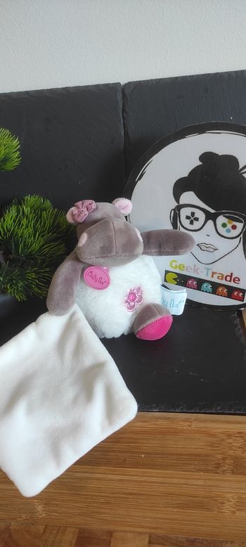 Baby Nat Zoé l'hippo bn0367 Doudou mouchoir blanc rose fleur boule marron noeud