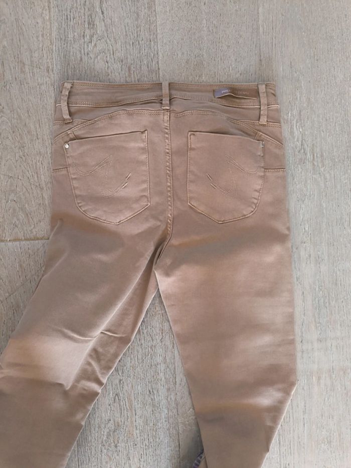 Jean femme taille 38 - photo numéro 3