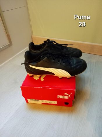 Chaussures de foot Puma taille 28