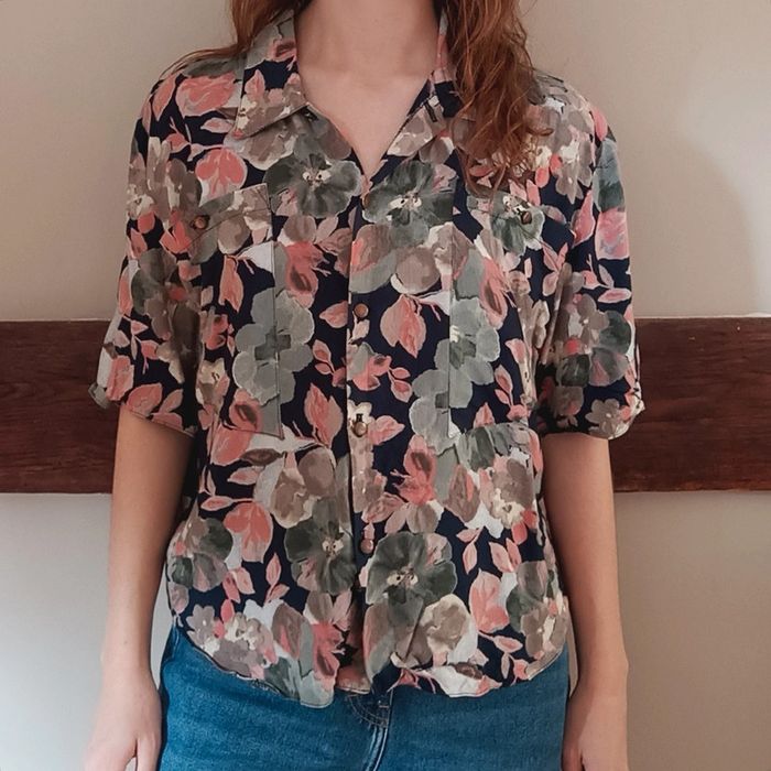 Blouse courte fleuri marine rose