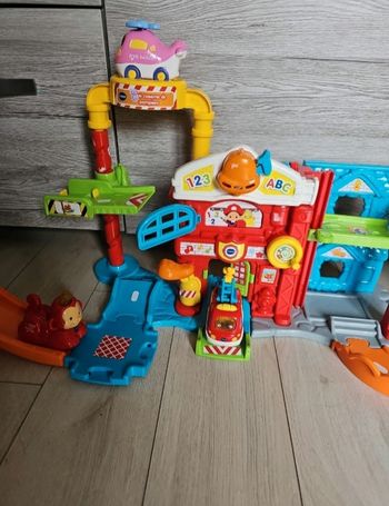 Tut tut bolide sos reparation et caserne pompier 