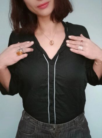 Blouse casual noir liserés blanc taille 42