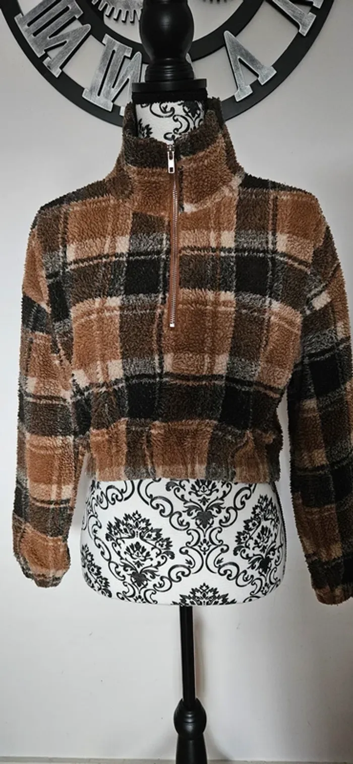 pull court chaud taille S - photo numéro 2