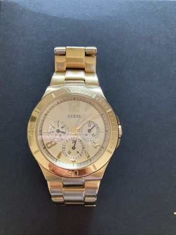 Jolie montre Guess
