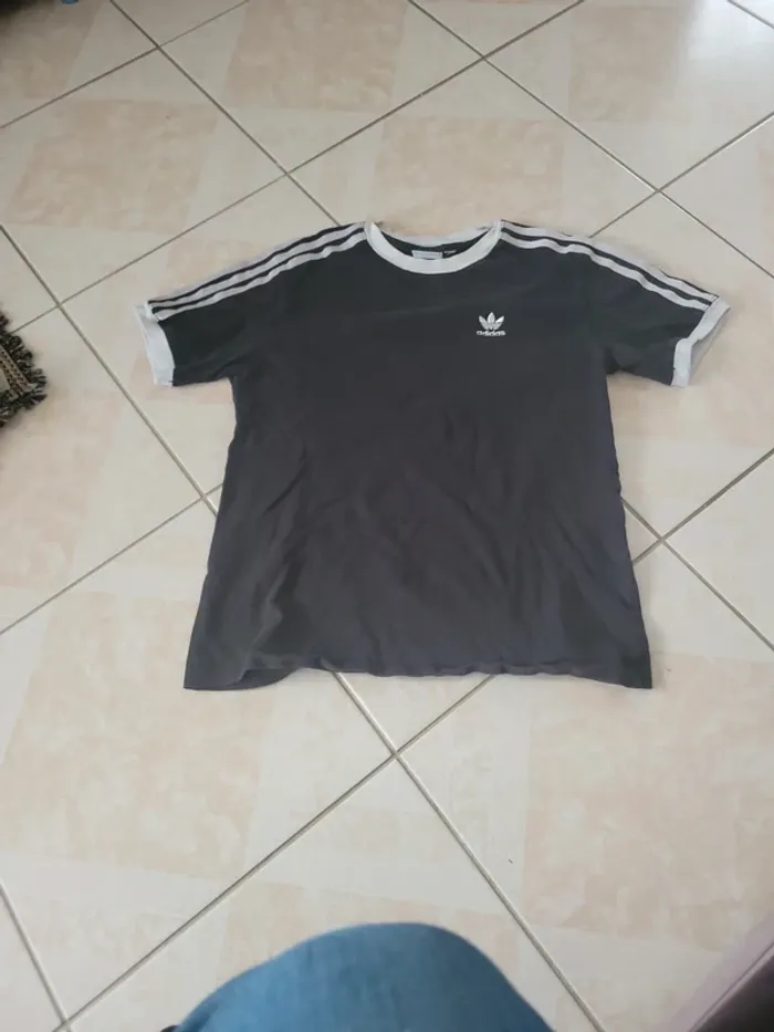 Tee-shirt taille 14 ans