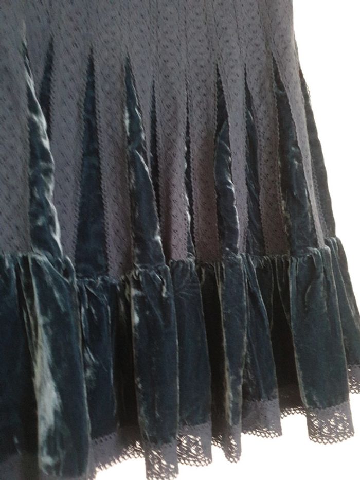 Jupe mi longue velours et broderie anglaise - photo numéro 2