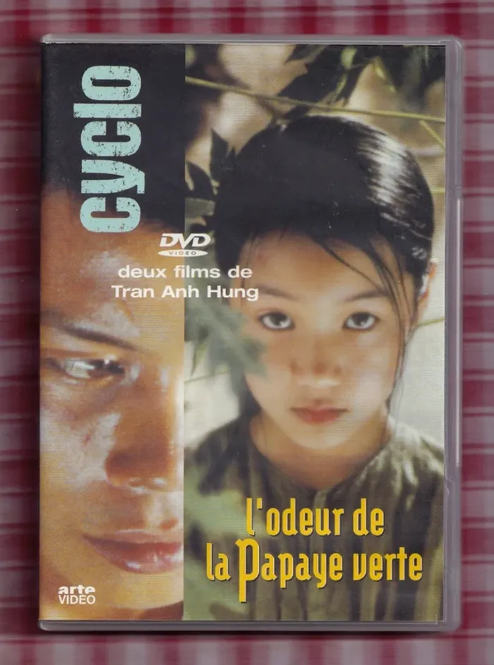 2 films de Tran Anh Hung - L'Odeur de la papaye verte & Cyclo - photo numéro 1