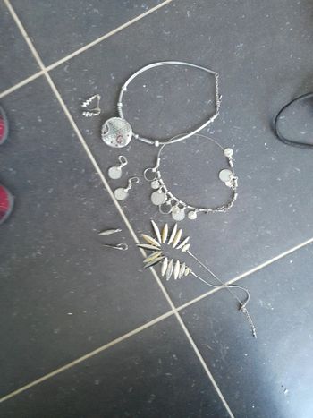 Lot de bijoux