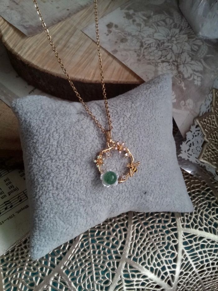 Collier cercle abeille aventurine naturelle
