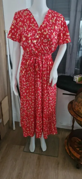 Magnifique robe M&L taille L/XL