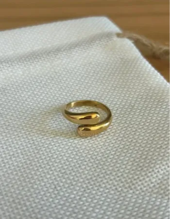Bague doree Louyetu