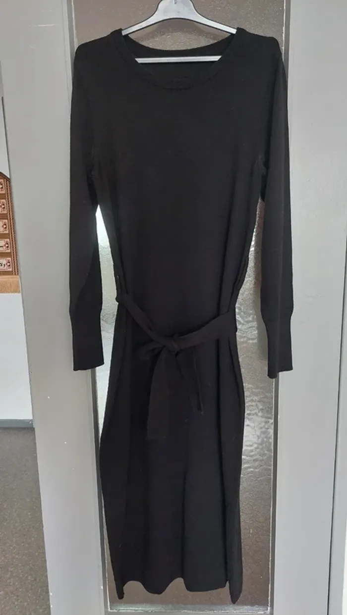 Robe noire ceinturée taille S