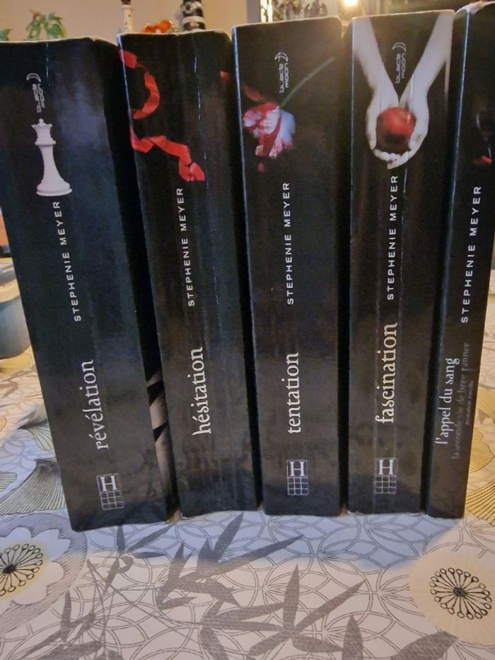 Lot Twilight dvds + livres - photo numéro 4