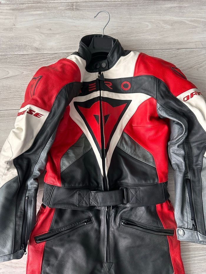 Combinaison moto blouson et pantalon cuir Dainese - photo numéro 4