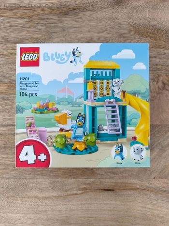 Lego Bluey 11201 : Playground Fun with Bluey and Chloe