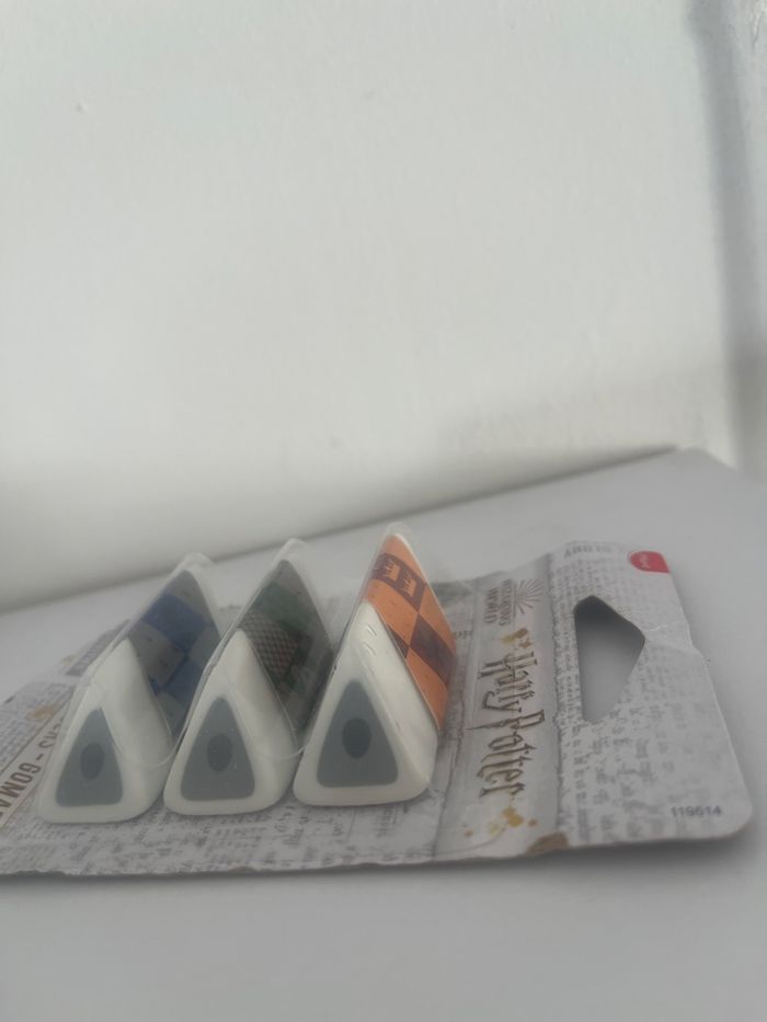 3 gommes Harry Potter NEUVES - photo numéro 3