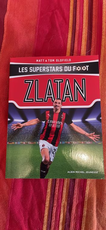 Livre superstars du foot enfant
