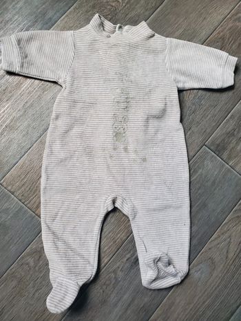 Pyjama velours taille 1 mois bon état