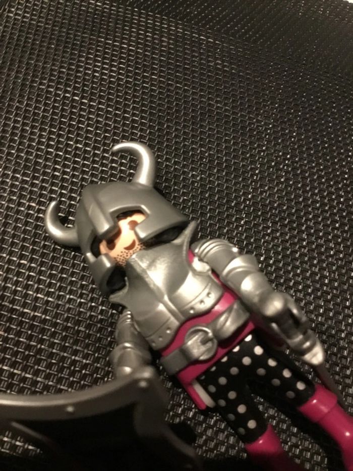 Playmobil figurine chevalier du taureau avec bannière 4436  moyen âge pièces détachées - photo numéro 6