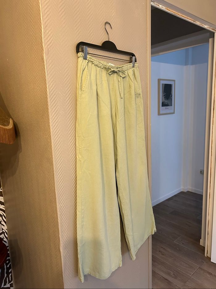 Pantalon à jambes larges contenant du lin