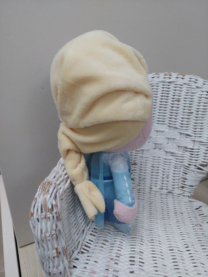 Disney - peluche reine des neige Frozen 2 - photo numéro 2