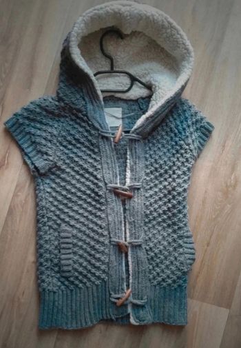 Veste sans manches capuche fourré zara taille 36💞