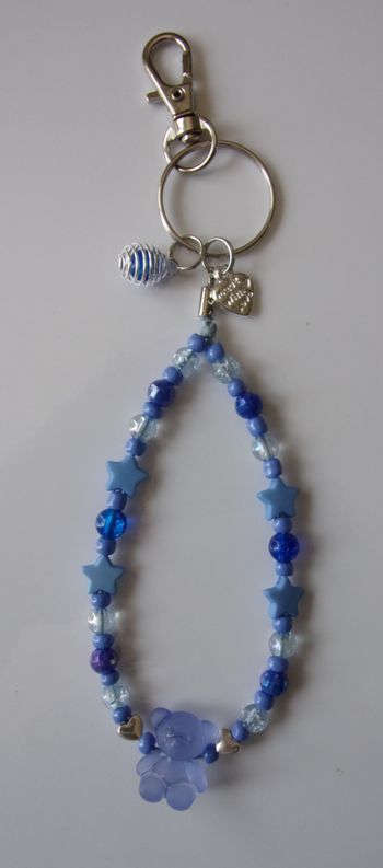 Porte clé argenté ou Déco de sac à main ourson givré bleu foncé
