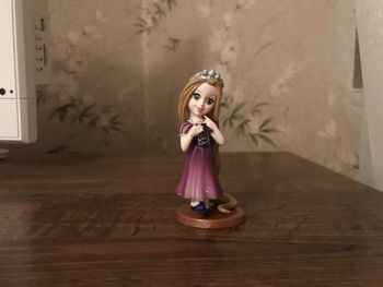 Figurine princesse raiponce enfant pailletée