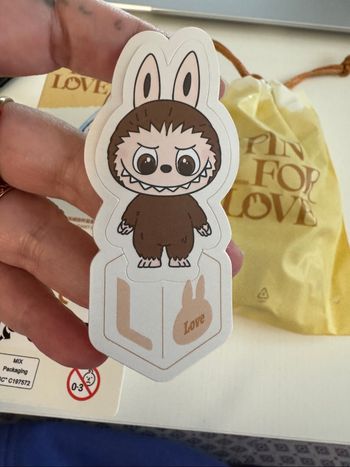 Labubu pin for love L