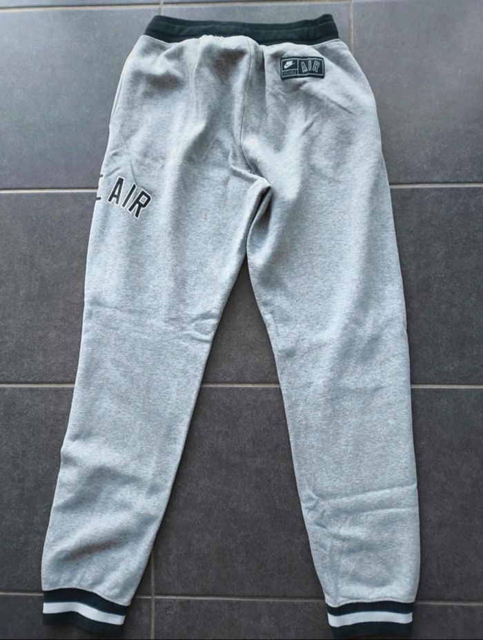 Pantalon jogging Nike gris enfant taille XL - photo numéro 2