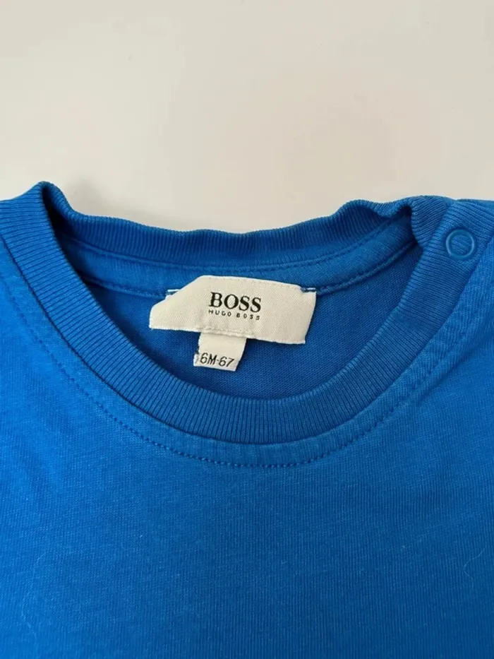 T-shirt Boss by Hugo Boss bébé garçon taille 6 mois, 67 cm bleu parfait état - photo numéro 2