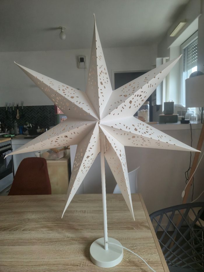 2 lampes étoile ikea