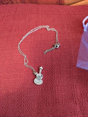 Collier pendentif guitare neuf