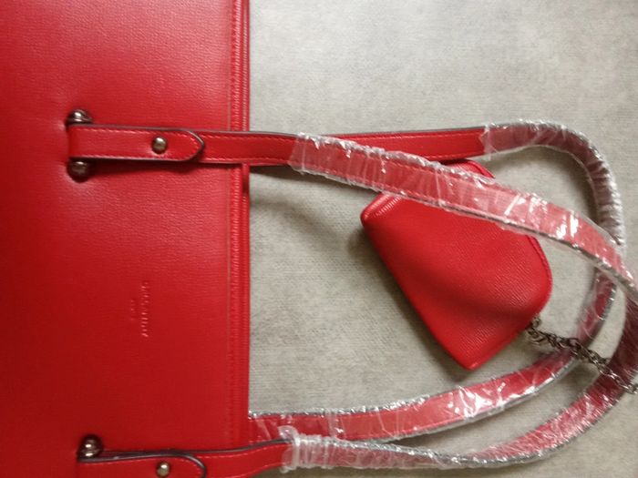 Grand sac rouge , gallantry avec porte monnaie - griffée 😱 - photo numéro 2