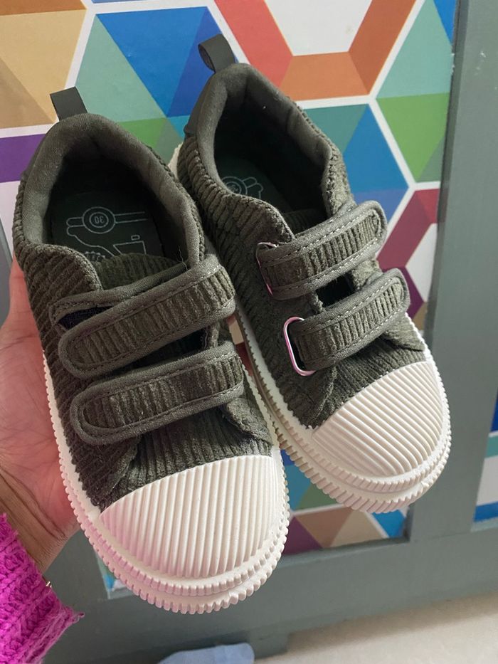 Basket en velours côtelé neuves