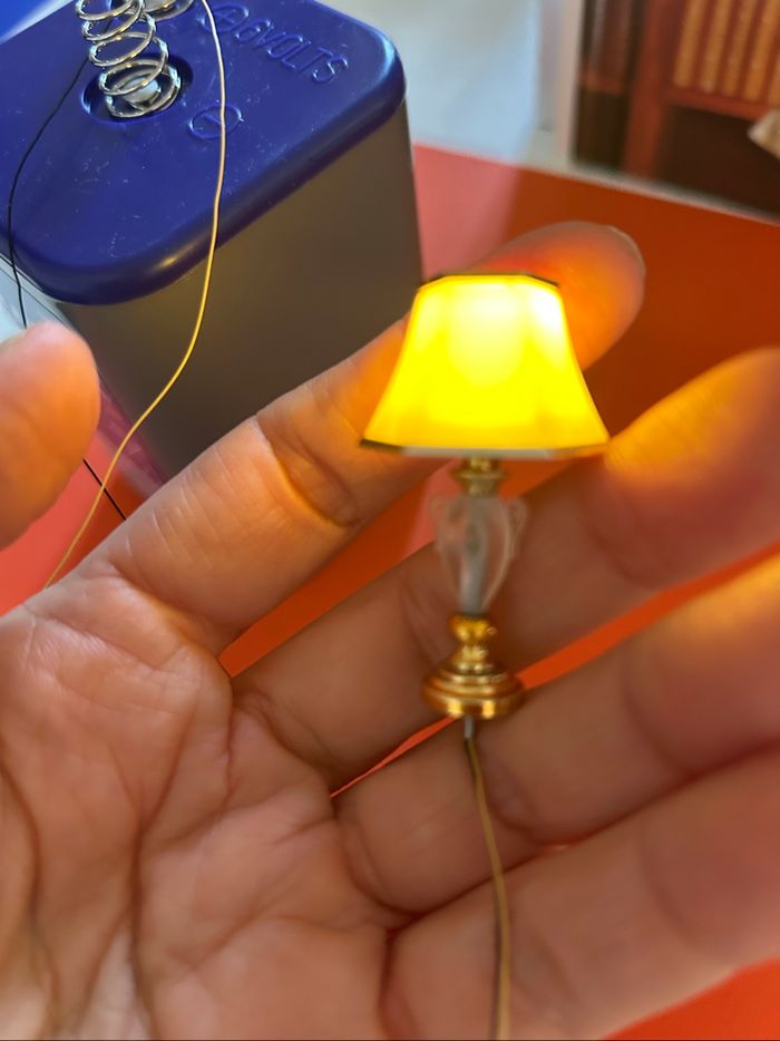 Lampe lumineuse pour  maison de poupée - photo numéro 5