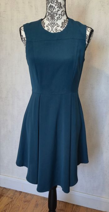 Robe H&M  bleu canard –taille marquée jupe évasée plissée taille 38 M