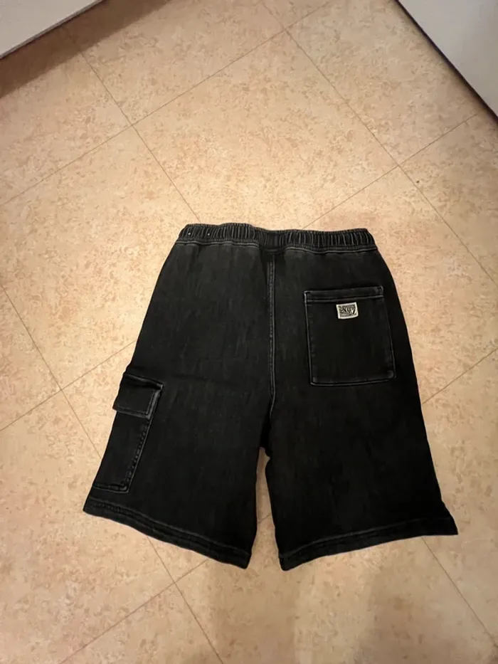 Short, jean pour enfants taille 13 /14 ans - photo numéro 2
