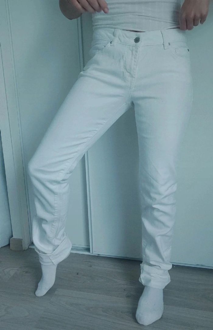 Jean promo blanc Zara - photo numéro 2