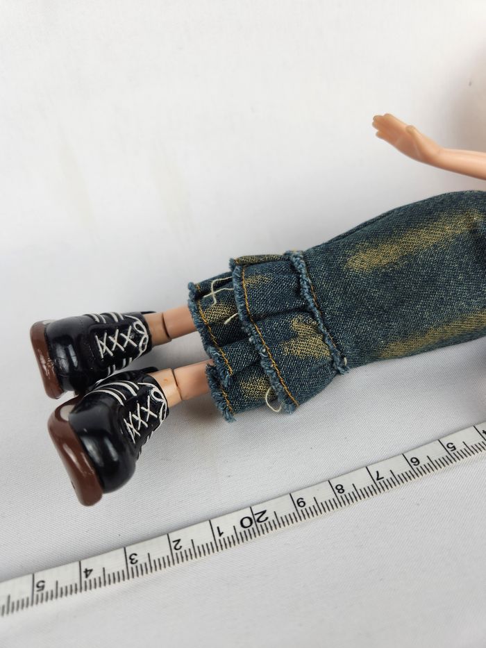 Poupée Bratz Vintage - Haut Chat Noir - Jupe Jean Longue - Bottes Lacées - photo numéro 8