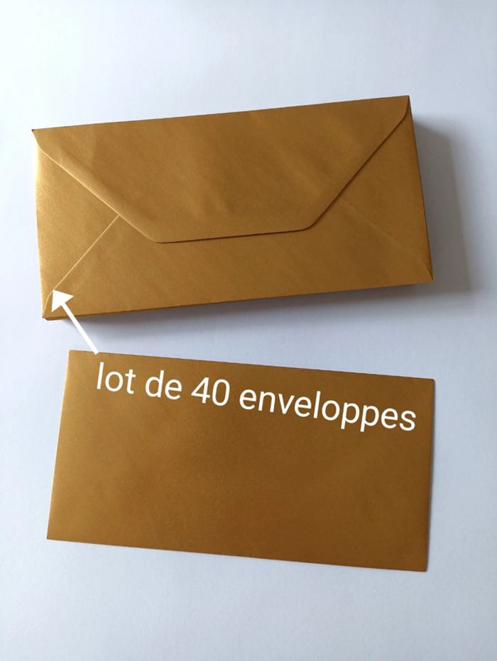 Lot de 40 enveloppes métallisées or