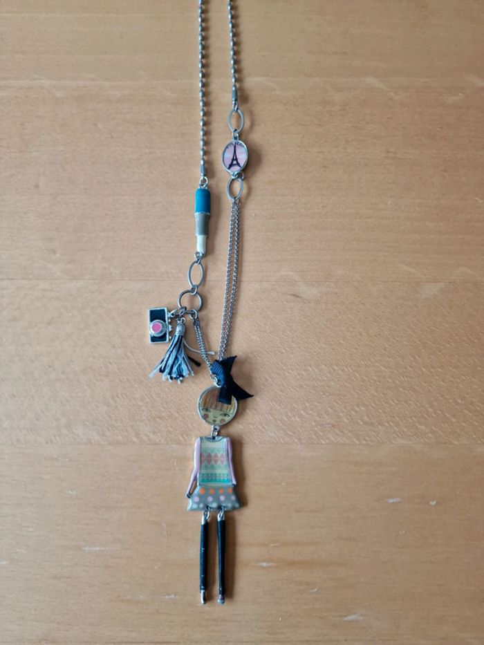 Collier fantaisie en très bon état - photo numéro 2