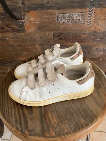 Baskets Adidas Stan smith avec scratch T37,5