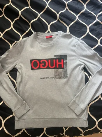 Pull gris Hugo Boss taille M
